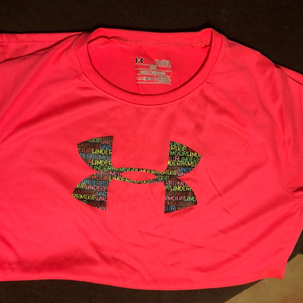 Girls under Armour T-shirt